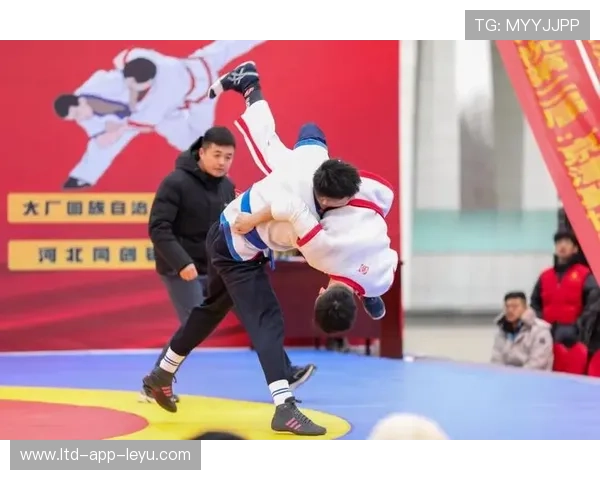 摔跤队封闭训练顺利推进，队内竞争氛围浓厚